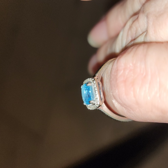 14k White Gold Ladies Blue & Diamond Ring ring - Picture 15 of 17